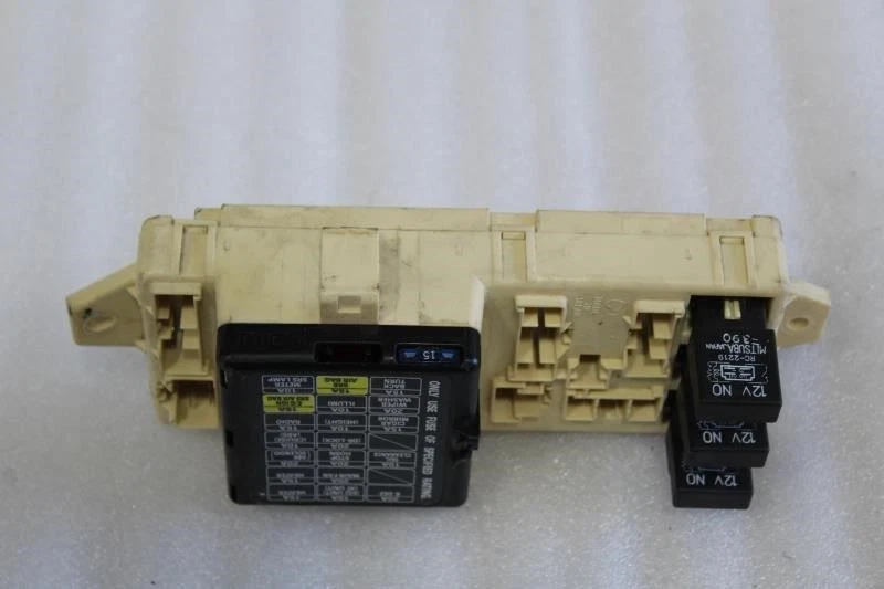 1992 1993 1994 SUBARU LEGACY DASH FUSE RELAY BOX AUTOMATIC A/T WAGON - Image 3 of 4