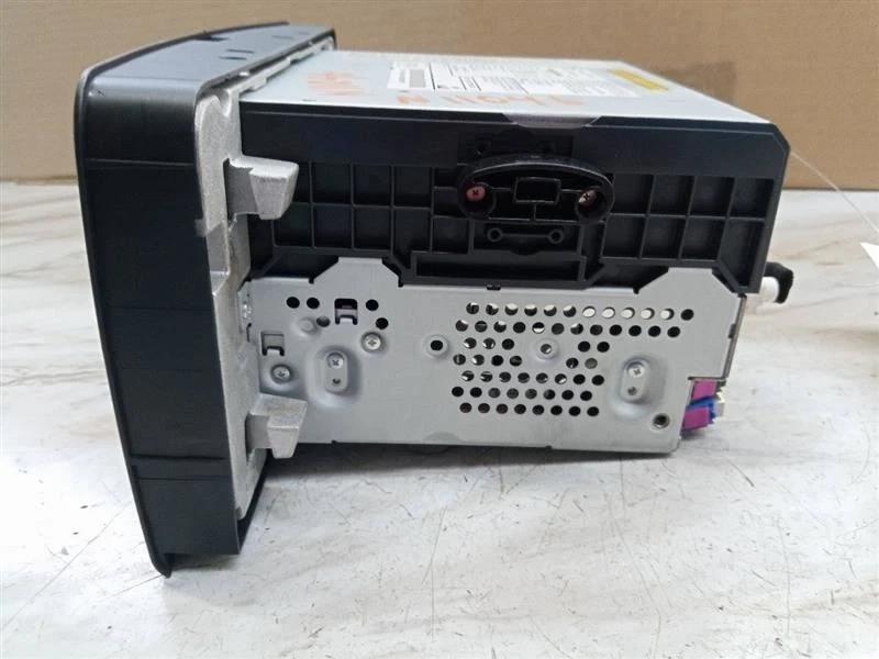 2008 - 2009 Mercedes Benz ML350 Radio Am Fm Cd Receiver W Navigation A1648707194 - Image 2 of 4