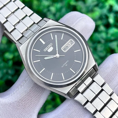 Vintage Seiko 5 Automatic Black Midnight Dial Japan Made Men's Watch 7009-8760