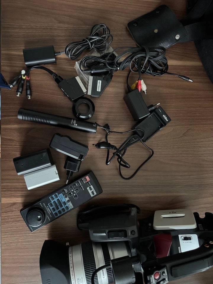 Videocamera Canon XL1 mini DV HD con molti extra. - Immagine 2 di 4