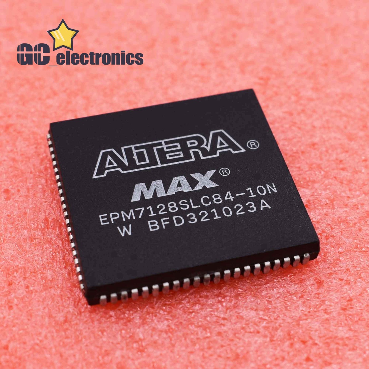 Circuit Programmables Altera EPM7128SLC84-7 - PLCC84 - Neuf
