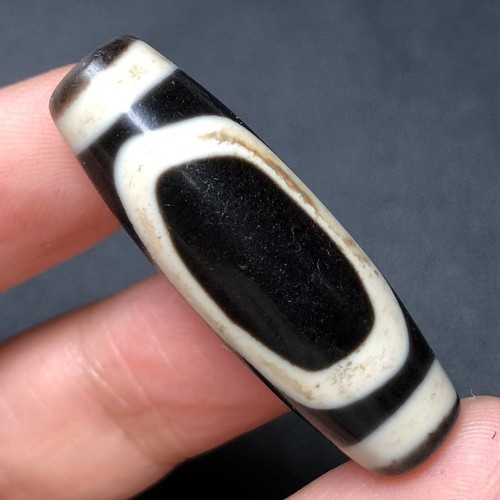 unique Magical Tibetan Old Agate Ivory Color special 2Eye Totem dZi Bead Amulet