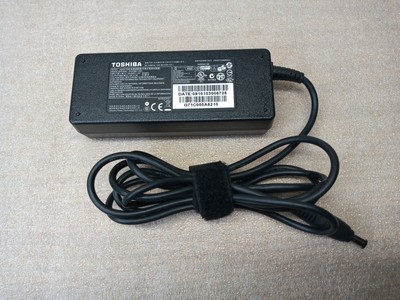 Original Netzteil Toshiba 15 V 5 A Model: PA3755E-1AC3 AC/DC Power Adapter