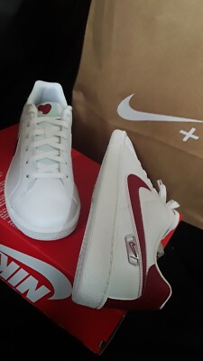 wmns nike court royale v day