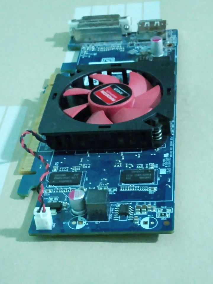 Dell VVYN4 AMD Radeon HD 7470 1gb DVI DisplayPort Full-height Video Card - Image 3 of 4