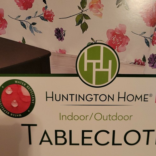 Indoor Outdoor Fabric Tablecloth 60 in x 102 in Oblong Floral White, Pnk, Prpl - Picture 3 of 6