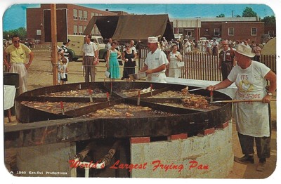 World's Largest Frying Pan Del-Mar-Va Peninsula Eastern Shore Vintage Postcard