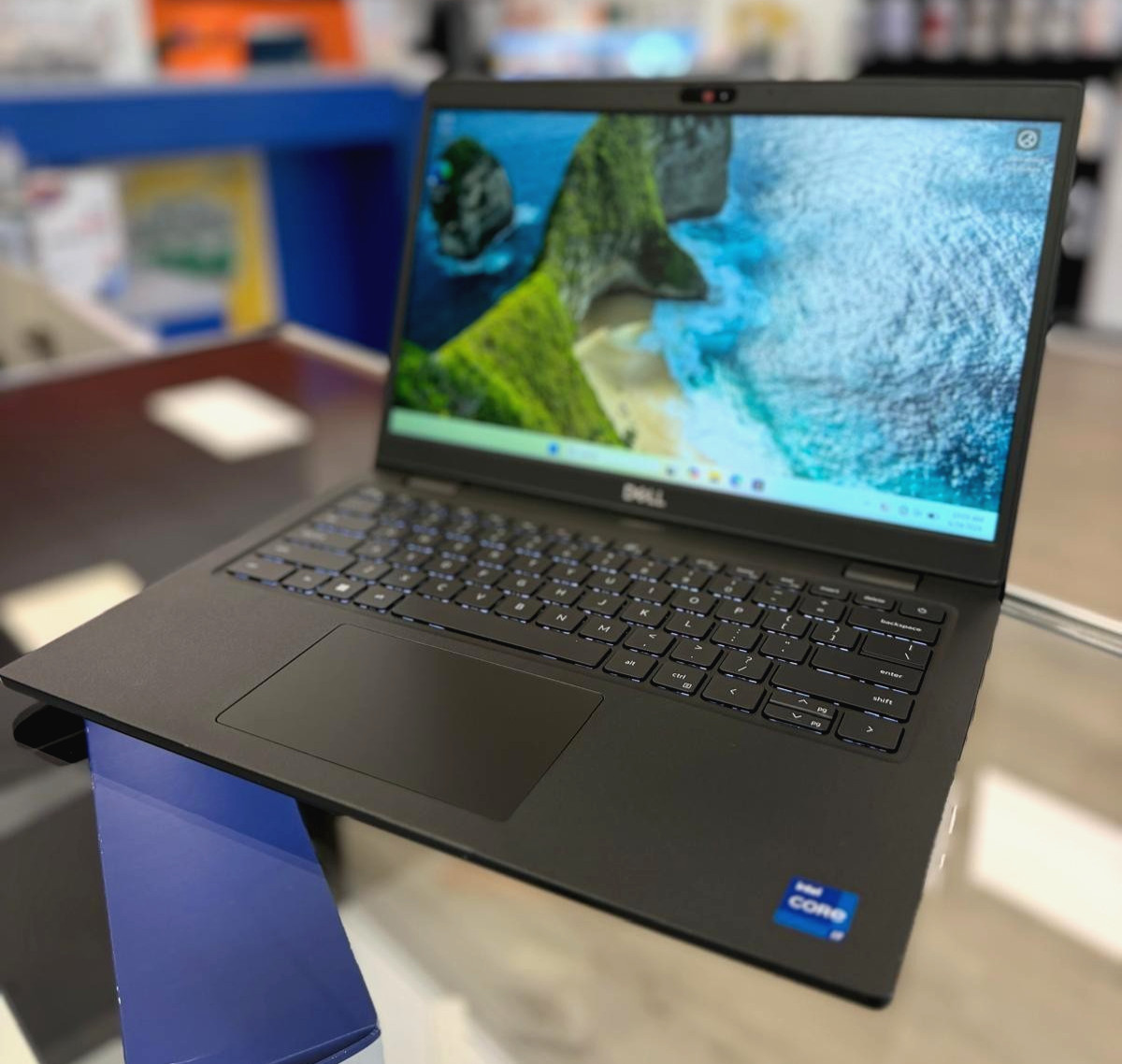 dell latitude 3420, 14-Inch Laptop, with i7-1165g, Windows 11 Pro