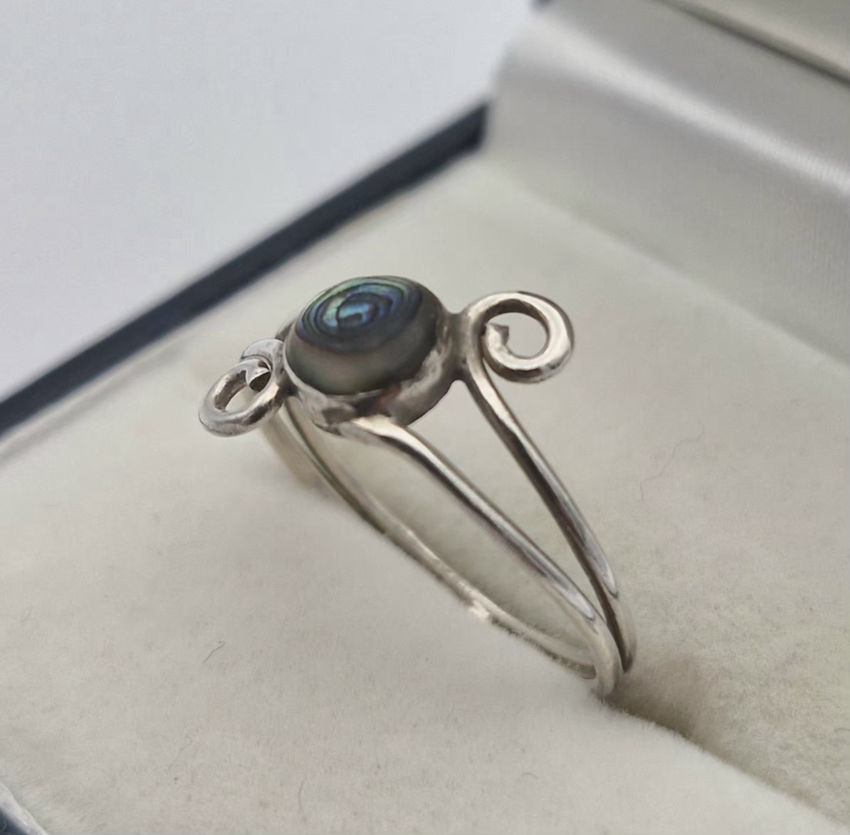 Vintage Solid Silver Abalone Shell Spiral Ring Si… - image 4
