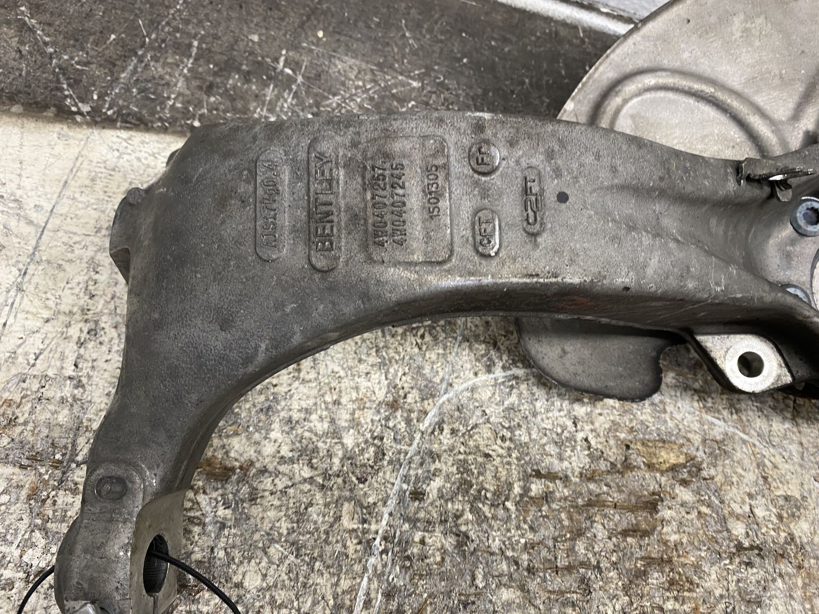 Bentley Flying Spur 2014-2018 FRONT+LEFT Steering knuckle