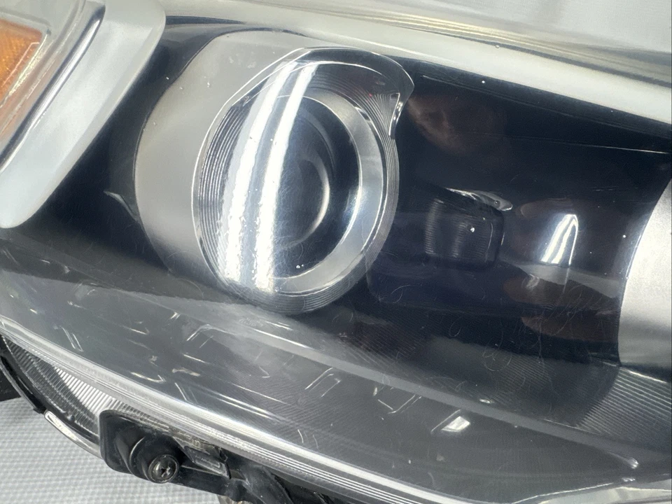 Faro izquierdo de xenón HID de xenón para Kia Cadenza 2014-2016 OEM 921013R730 Foto 3 de 4