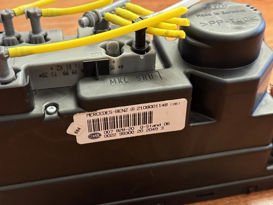 Bomba de vacío de bloqueo central OEM 1998-2002 Mercedes-Benz W208 W210 E320 CLK430 Foto 2 de 4