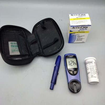 Accu-Chek Active Plus Blood Glucose Meter Kit w/ Lancets New Battery