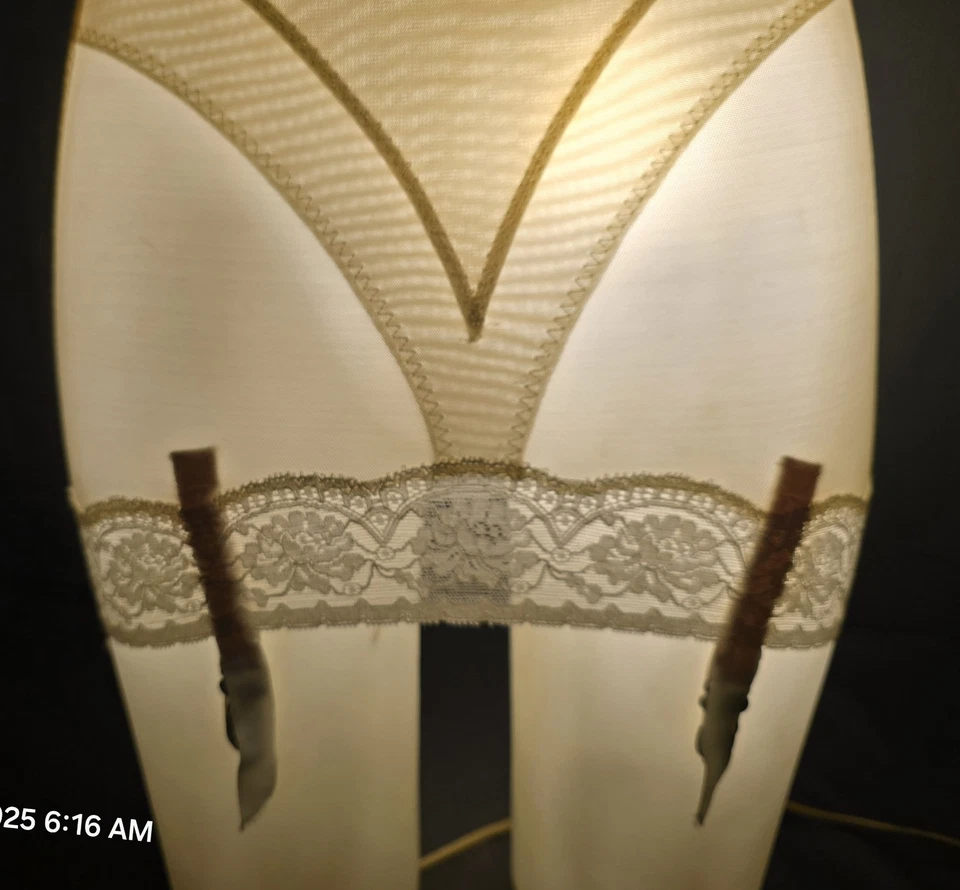 Creme vintage OLGA TAMANHO PEQUENO médio com painéis de aperto 6 ligas - Imagem 3 de 4