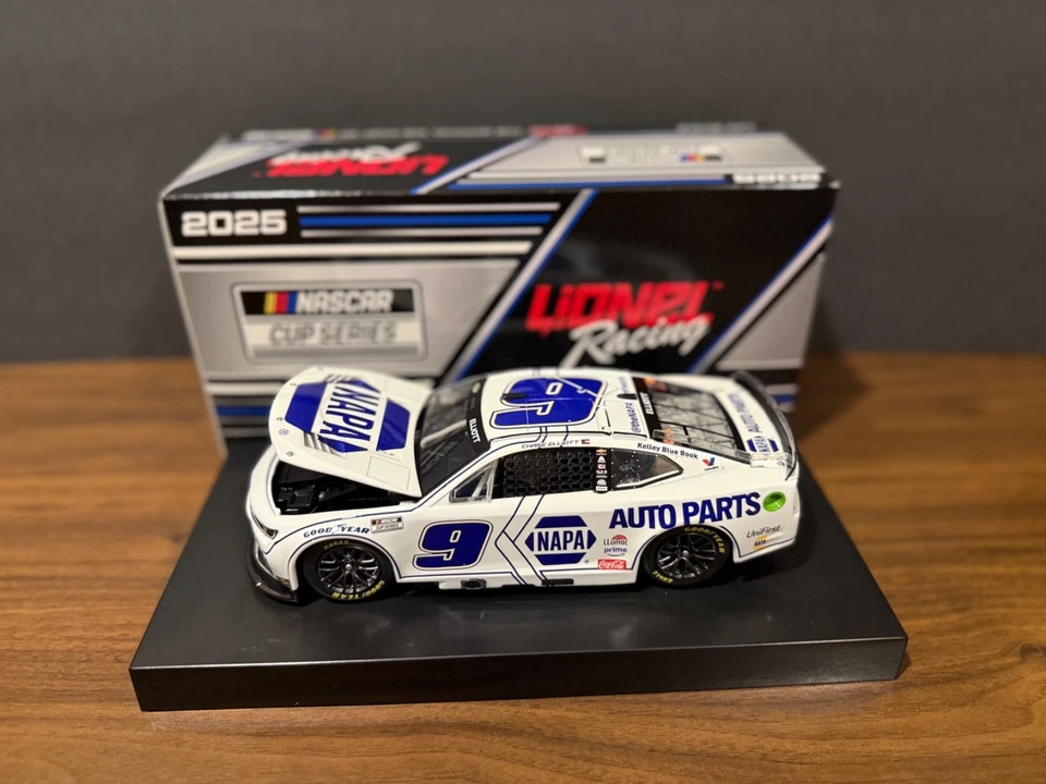 Chase Elliott 2025 #9 NAPA White Hendrick Chevrolet NASCAR 1/24 CUP - Image 4 of 4