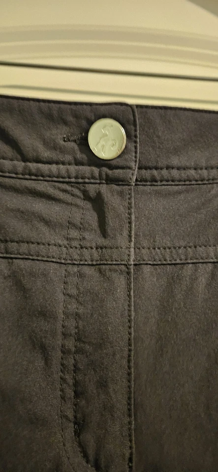 Falda corta de golf verde cordero talla 10 bolsillos logotipo cremallera cierre botón forro de malla Foto 3 de 4