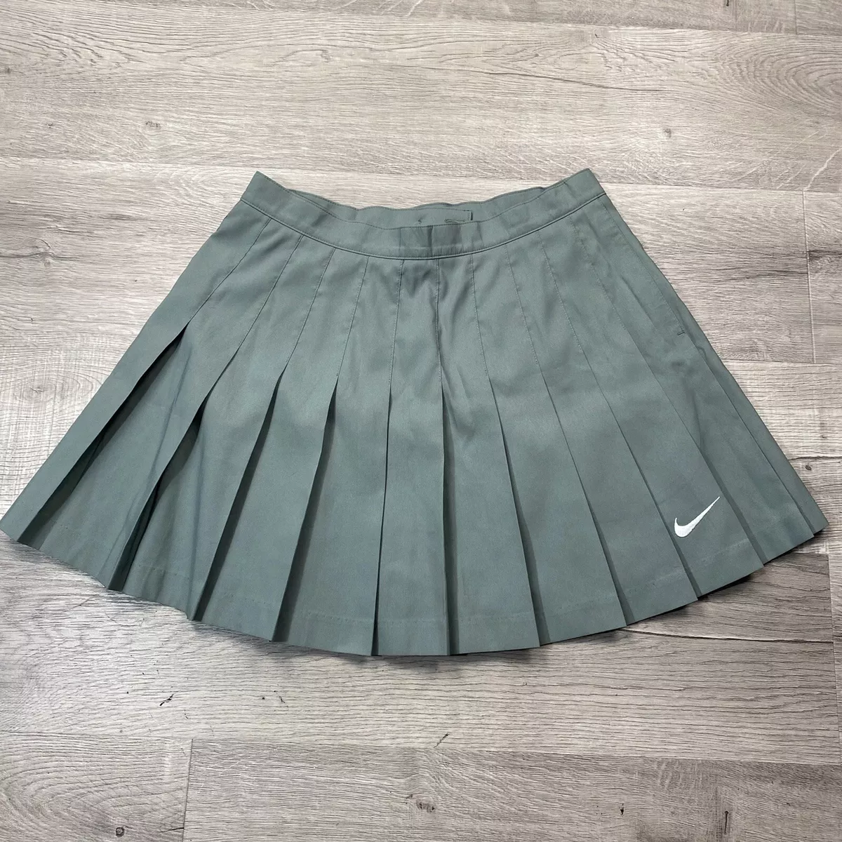 Nike green deals tennis skirt