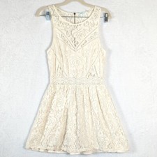 Kimchi Blue Junior's Cream Floral Lace Fit & Flare Mini Dress Size M