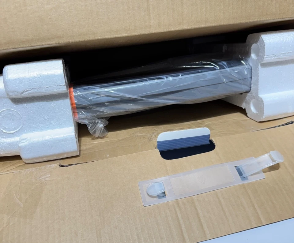 Canon CanoScan D646U ex Color Image Flatbed Scanner 600 x 1200 dpi 42 Bit Color - Image 3 of 4