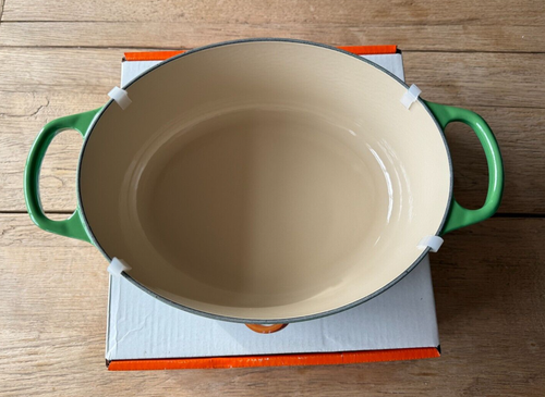 Le Creuset Signature Enameled Cast Iron Oval Dutch Oven 5 qt Bamboo Green NEW - Picture 8 of 10