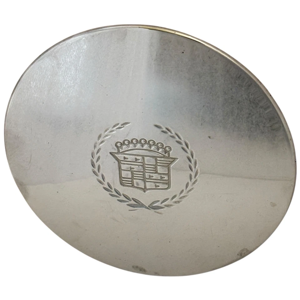 Хромированный центральный колпак колеса для Cadillac Deville DTS 2003-2005 годов выпуска 9593259 от оригинального производителя - Изображение 2 из 4