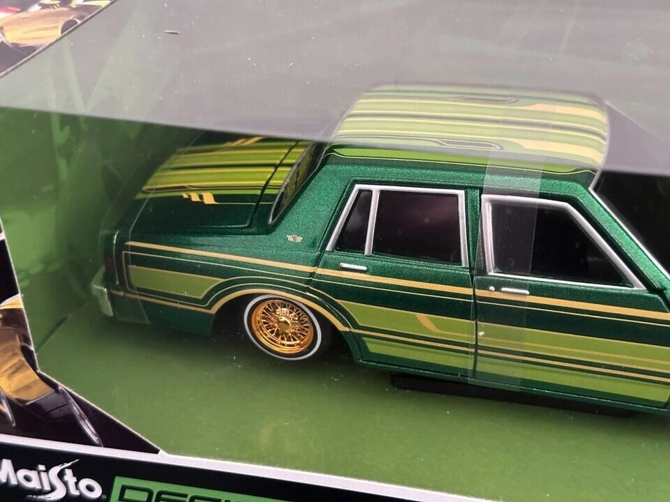 MAISTO LOWRIDERS 1:26 1987 CHEVROLET CAPRICE METALLIC GREEN OUT OF PRODUCTION!!! - Image 2 of 4