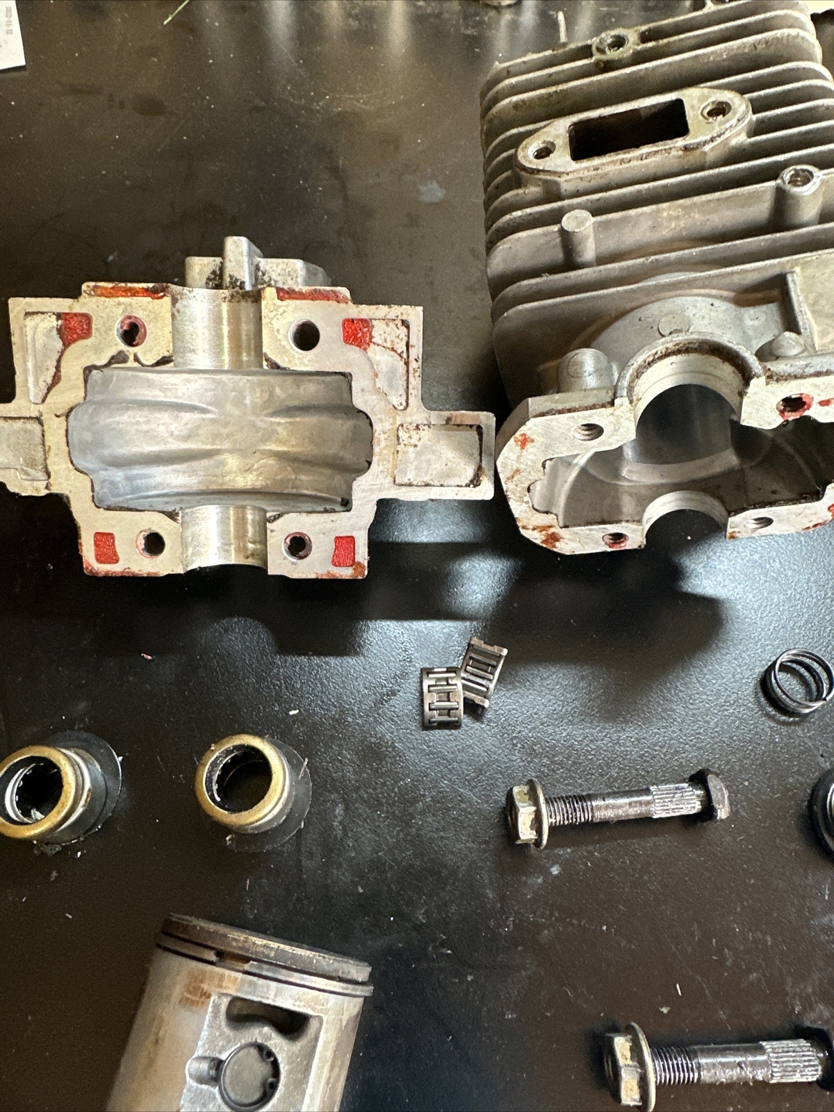 McCulloch chainsaw parts CS 38 EM Piston, Engine Heads eBay