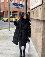 Piumino Lungo Imbottito Nero Con Collo In Pelliccia Sintetica Elegante CF55635