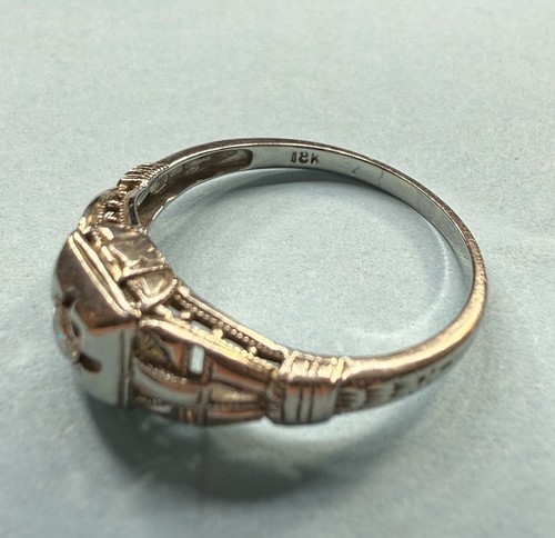 Beautiful art deco 18k .750 White Gold Ring .07 ct Diamond Sz 7 Engagement /Gift - Picture 6 of 8