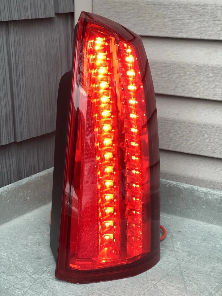 Luz trasera Cadillac STS 2008-2011 luz trasera lámpara lado derecho derecha OEM probado LED Foto 2 de 4
