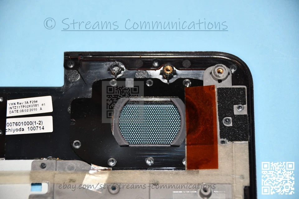 Reposamanos para computadora portátil TOSHIBA Qosmio X500 X505 18,4" con panel táctil - Soportes de tornillo dañados Foto 4 de 4