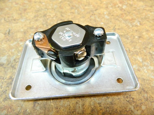 THOMAS & BETTS 8003U-1 Receptacle - Picture 5 of 8