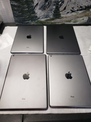 LOT OF 4 Apple iPads A2197/A2270/A1474 PLEASE READ - Afbeelding 1 van 6