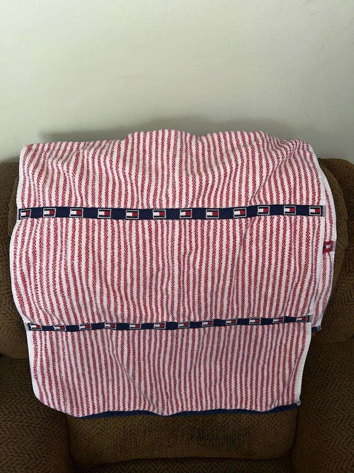 Toalla Tommy Hilfiger 27 X 50 - Tira Roja Con Logo 100% Algodón Foto 4 de 4