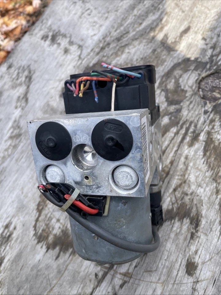 Conjunto de módulo de freno antibloqueo bomba ABS Infiniti G35 Nissan 350Z 2003-2007 OEM Foto 3 de 4