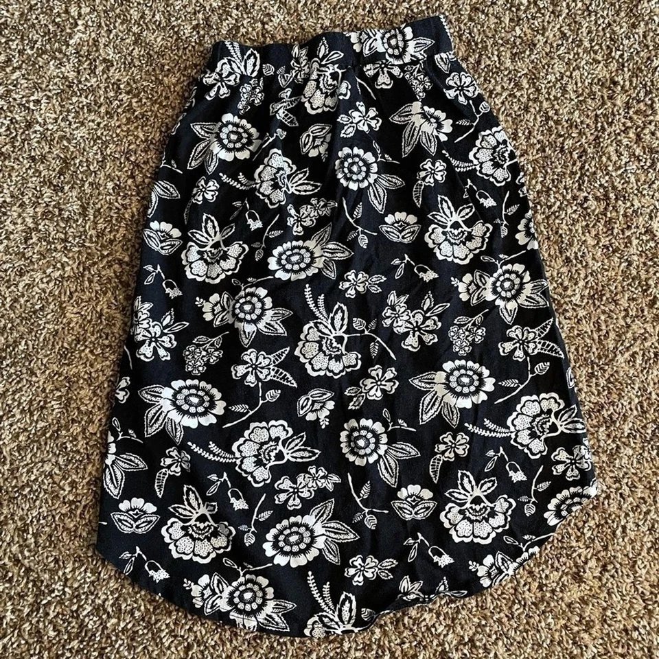 Saia floral preta pequena Roxy Girl - Imagem 4 de 4