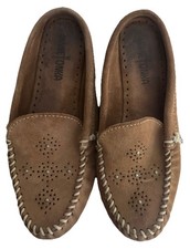 Minnetonka Women  s Suede- Leather Slip On Slide Moccasin Mule with Studs Sz 6.5