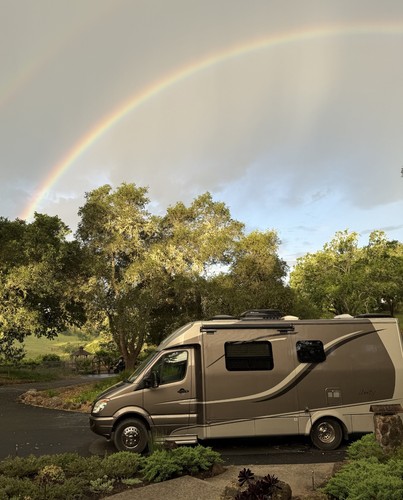 2013 LEISURE TRAVEL VANS - UNITY 24MB