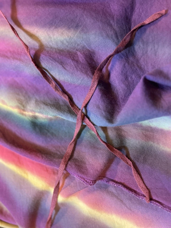 Esta es esa pieza espectacular que tu armario necesita. XL teñido artísticamente Foto 4 de 4