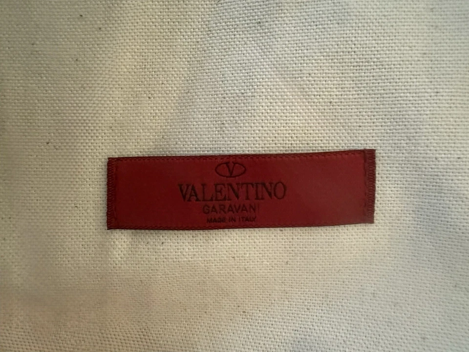 Raro Bolso sin asas Valentino Garavani Chevron a rayas Rockstud negro y marfil piel de becerro Foto 4 de 4