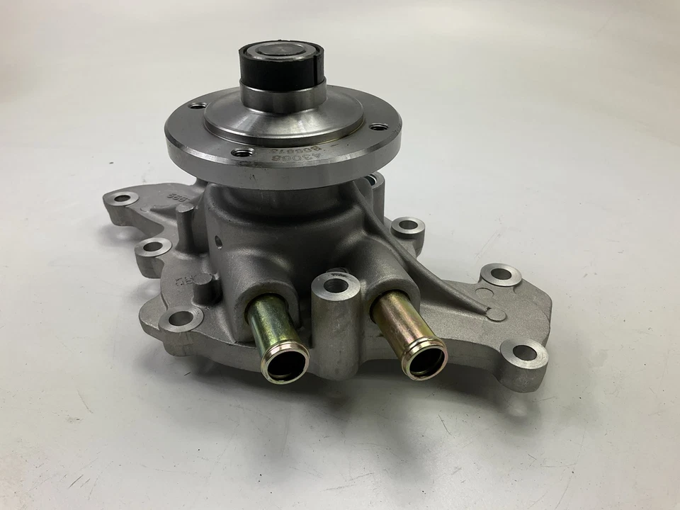 REMAN. Bomba de agua motor Worldparts 943068 1996-01 Ford Explorer, Mountaineer Foto 2 de 4