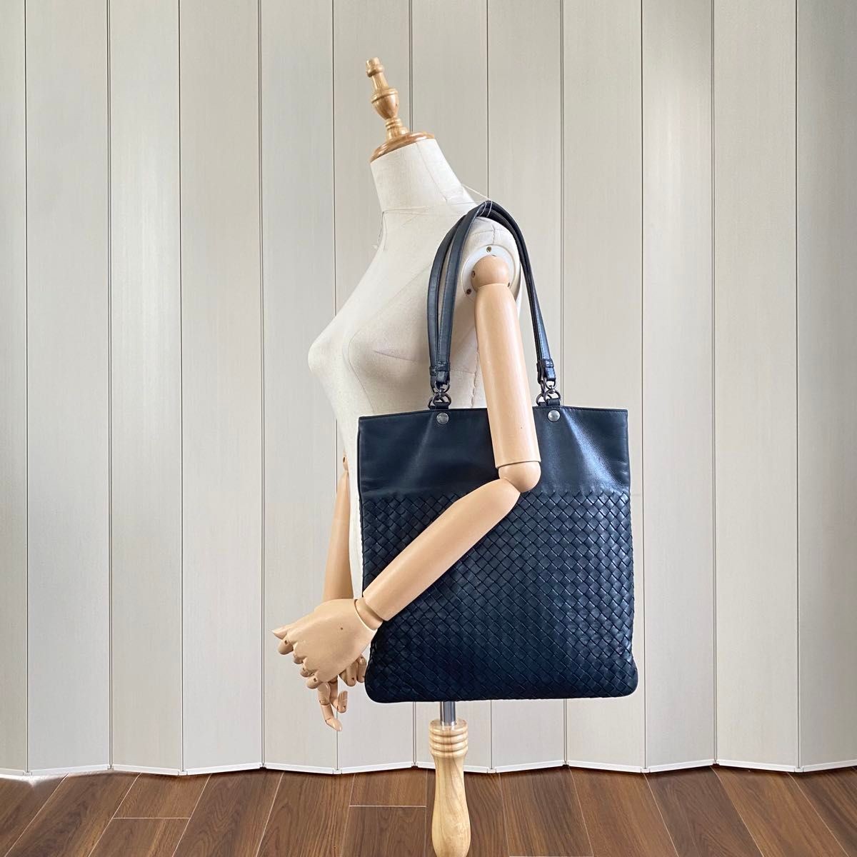 Bottega Veneta Intrecciato Tote Bag Black Leather Used thumbnail 2