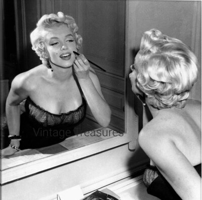 Marilyn Monroe in Front of the Mirror Putting on Makeup Photo Print Poster