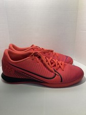 NIKE: Vapor 13 Academy- AT7993606- Men  s Size 5-Indoor Soccer/Football-NWOB