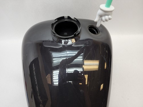 Harley Davidson Touring Models Side Fill Fuel Gas Tank 2021 DAMAGED - Picture 6 of 16