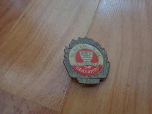 Ancien Pin's émaillé Blackpool FC – Badge Supporter Vintage – Angleterre