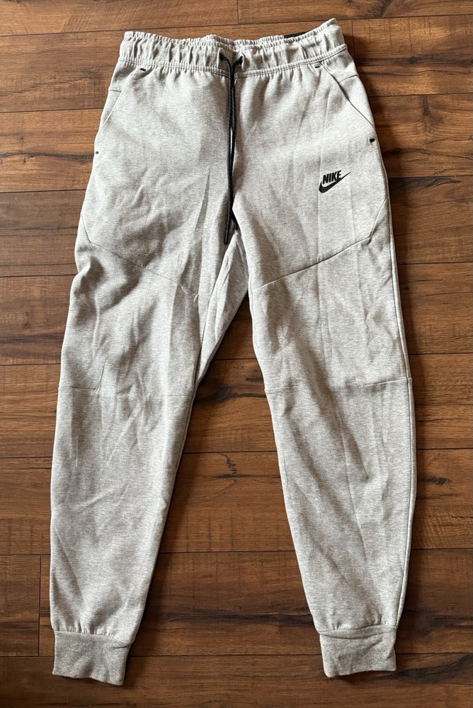 Nike Tech Fleece Men’s XS Joggers for Comfort & Style