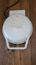Toastmaster Easy Clean Belgian Waffle Baker 233 Non Stick Round White Iron Maker