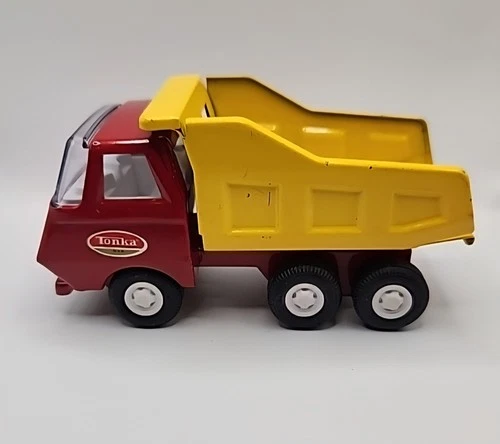 Vintage Diecast Tonka Mini Red And Yellow Dump Truck 1970’s 5” Long.