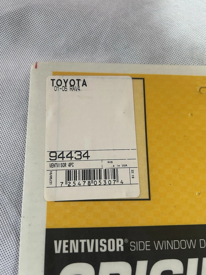 Deflectores de ventana delanteros y traseros AVS Toyota RAV4 01-05 para accesorios Foto 3 de 3